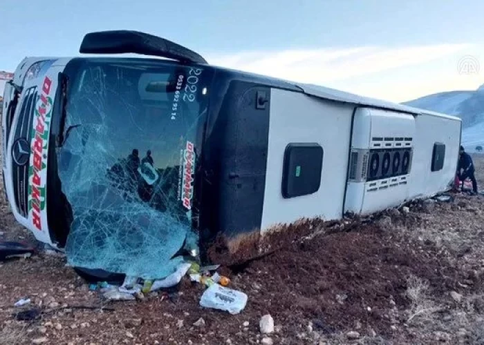 Türkiyədə avtobus qəzaya uğradı -8 ölü, 35 yaralı
