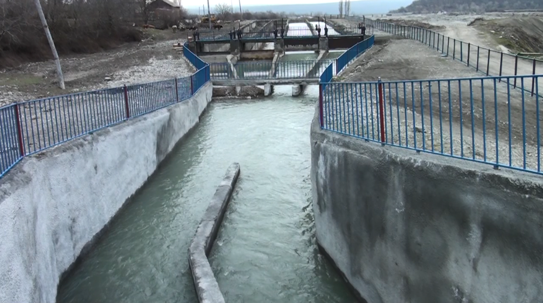 İsmayıllıda torpaq məcralı kanal beton üzlüyə alındı - FOTO