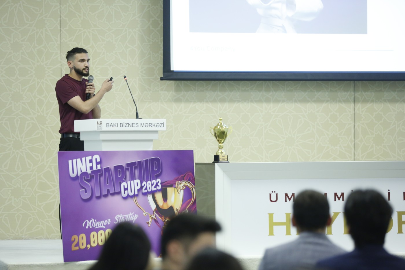 "UNEC Startup Cup" yarışının qalibi 20 min manat mükafat qazandı - FOTOLAR