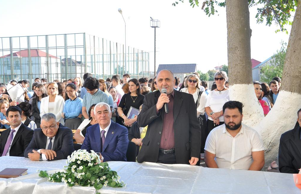 Pirallahı rayonunda “Bilik günü” münasibətilə tədbirlər keçirildi - FOTOLAR Pirallahı rayonunda “Bilik günü” münasibətilə tədbirlər keçirildi - FOTOLAR