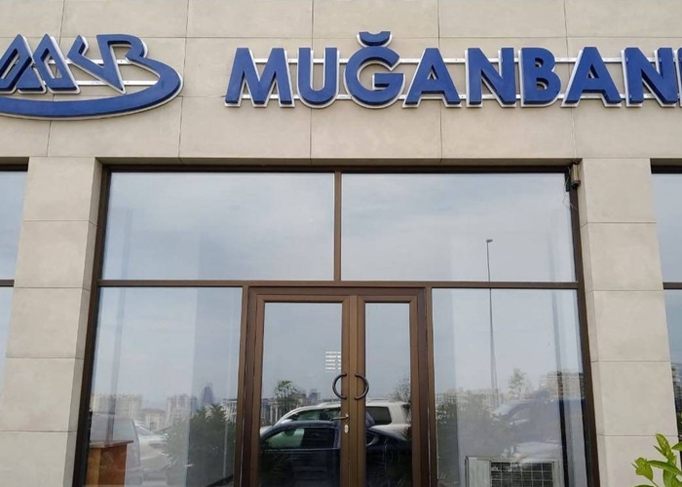 "Muğanbank"ın əmanətçilərinə bir gündə 65 milyon manatkompensasiya ödənildi