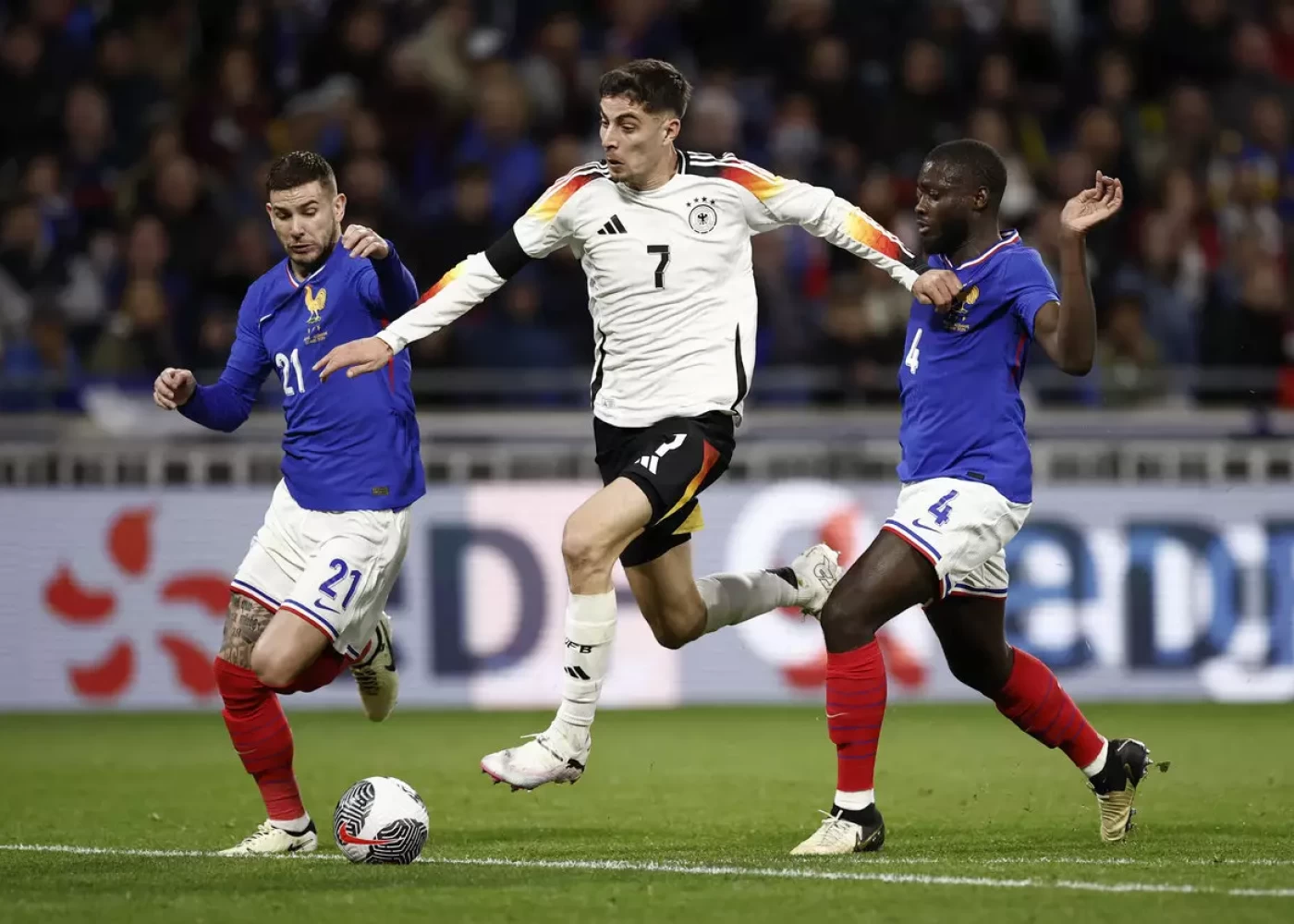 "Bayer"in futbolçusu ilk dəqiqədə Fransa yığmasına qol vurdu