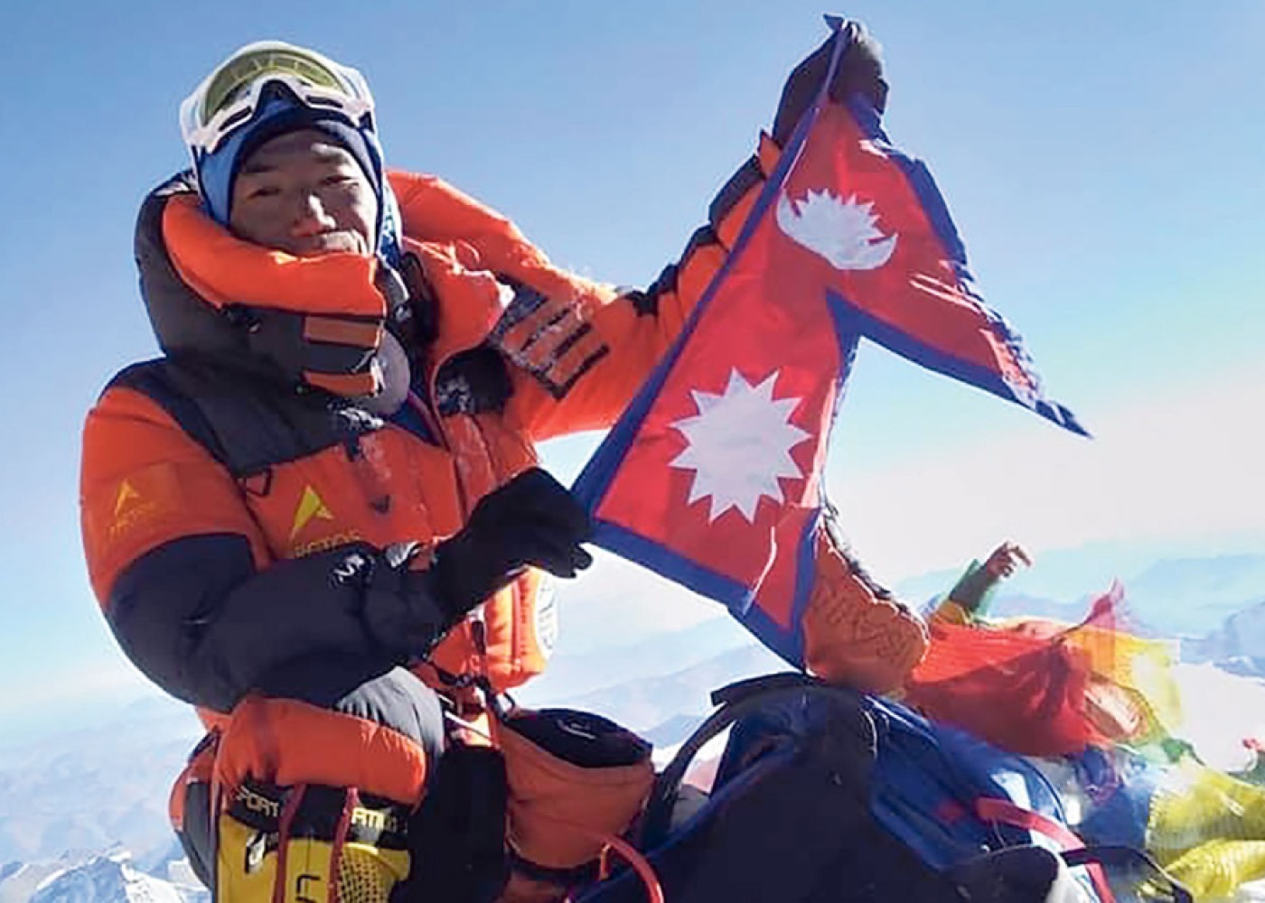 Nepallı alpinist Everesti 29-cu dəfə fəth edərək öz rekordunuYENİLƏDİ - FOTO