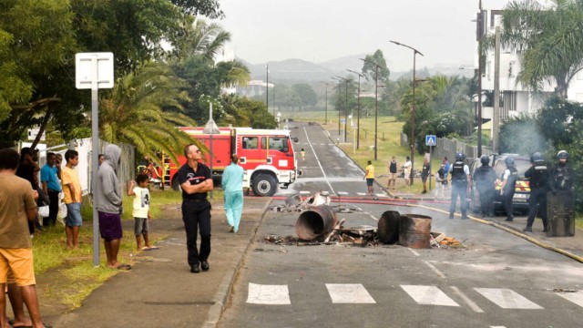 Fransa Yeni Kaledoniyaya əlavə polis qüvvələrigöndərdi
