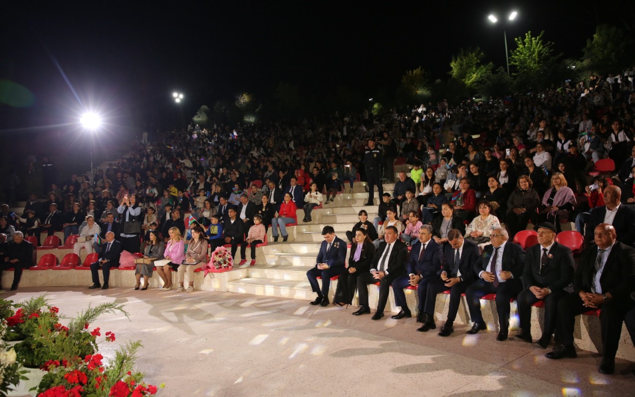 Xətaidə möhtəşəm konsert proqramı təşkil olunub -FOTOLAR+VİDEO Xətaidə möhtəşəm konsert proqramı təşkil olunub -FOTOLAR+VİDEO