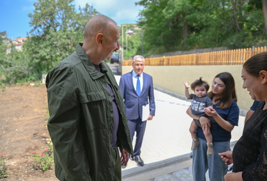 İlham Əliyev Kiçik Qaladərəsi kəndində olub, sakinlərlə görüşüb (FOTOLAR)