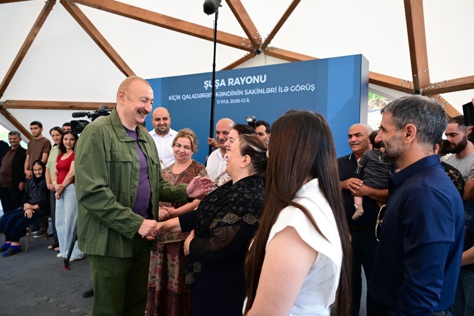 İlham Əliyev Kiçik Qaladərəsi kəndində olub, sakinlərlə görüşüb (FOTOLAR)