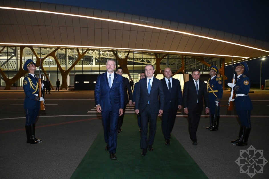 Slovakiya Prezidenti Bakıya gəldi - FOTOLAR