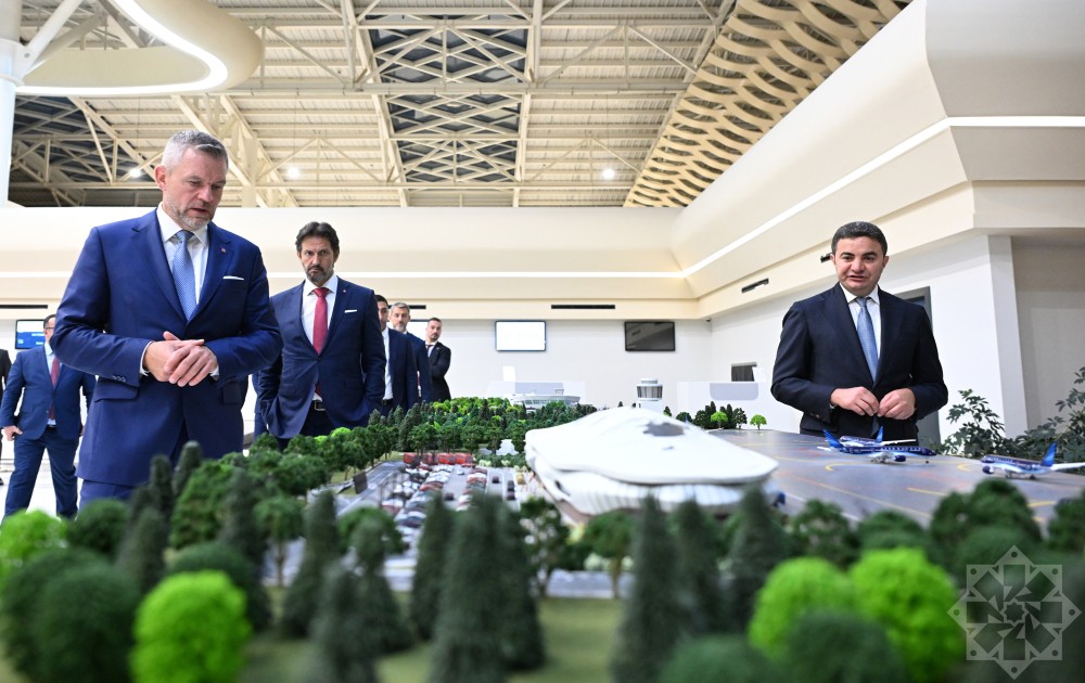 Slovakiya Prezidenti Bakıya gəldi - FOTOLAR