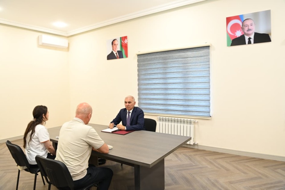“Azərişıq” ASC-nin sədri Xankəndidə vətəndaşların müraciətlərini dinlədi - FOTO “Azərişıq” ASC-nin sədri Xankəndidə vətəndaşların müraciətlərini dinlədi - FOTO