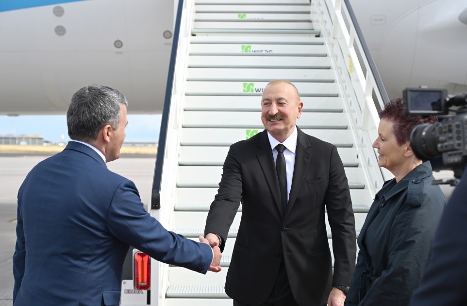 İlham Əliyev Almaniyaya səfər etdi - FOTOLAR