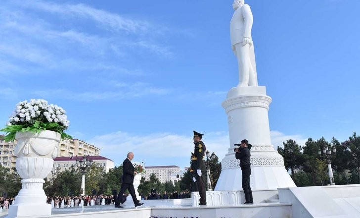 Sumqayıtda Heydər Əliyevin anım mərasimi keçirilib - FOTO