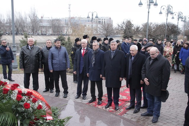 Həştərxanda Heydər Əliyevin anım mərasmi keçirilib - FOTO