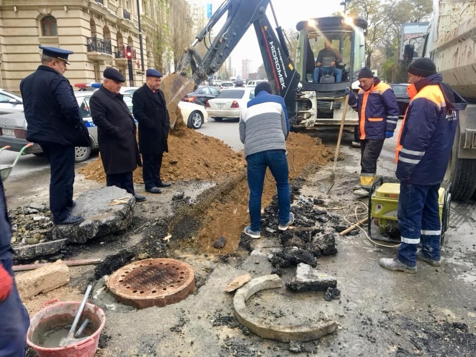 Yeni yağış-kanalizasiya xətləri çəkilir - FOTO