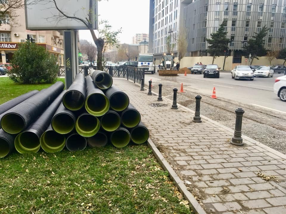 Yeni yağış-kanalizasiya xətləri çəkilir - FOTO