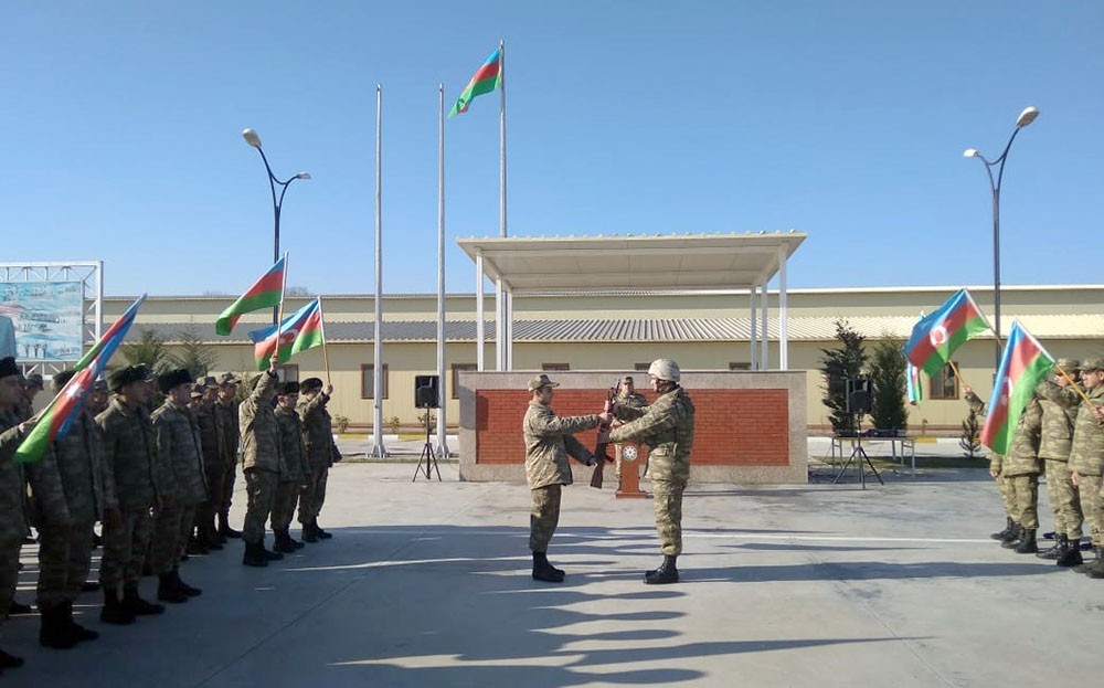 Cəbhədə xidmət edən bir qrup hərbi qulluqçu ehtiyata buraxıldı - FOTOLAR