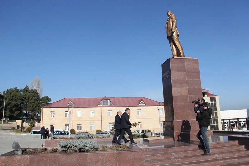 Komitə sədri vətəndaşların problemlərini dinləyib, göstəriş verdi (FOTO)