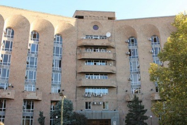 Ermənistan Nazirlər Kabinetinin binasında YANĞIN