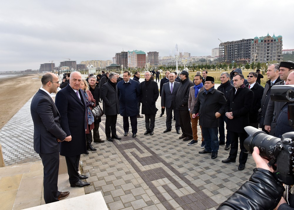 60-dan çox ölkənin səfiri Sumqayıtda - FOTOLAR