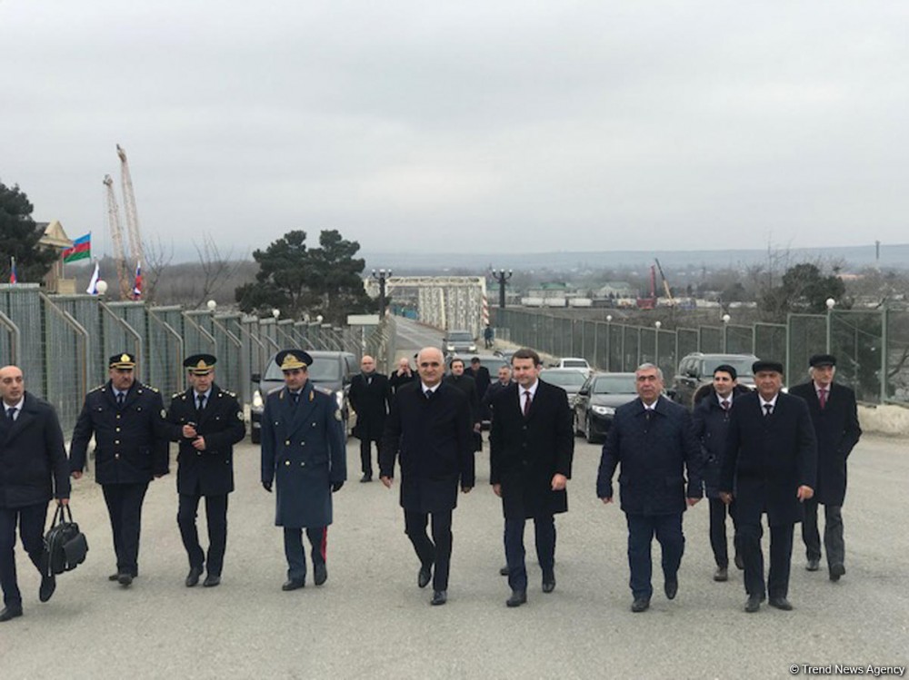 Yeni körpünün tikintisinə baxış keçirildi - FOTOLAR