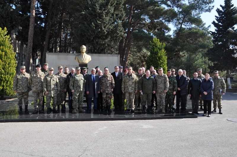 Hərbi attaşelər Azərbaycan silahları ilə tanış oldular - FOTO