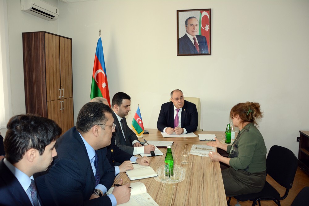 Səfər Mehdiyev Ağsu şəhərində vətəndaşları qəbul etdi - FOTO