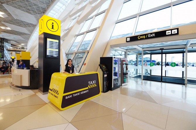 Bu taksilər Bakı aeroportundan uzaqlaşdırıldı - FOTO