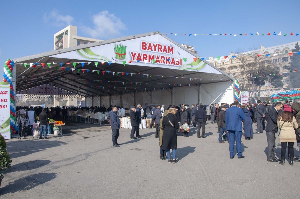 Bakıda bayram yarmarkaları açıldı - FOTOLAR