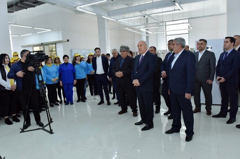 Zakir Fərəcov yeni ticarət mərkəzinin açılışında - FOTOLAR
