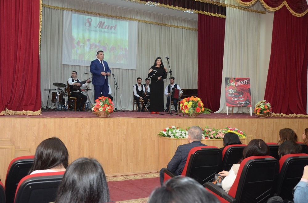 Malik İsaqov qadınları təbrik etdi - FOTO