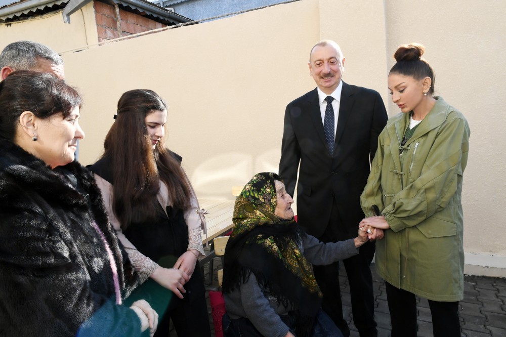 "Qadanı alım, ay İlham" - Saray nənə (FOTO-VİDEO)