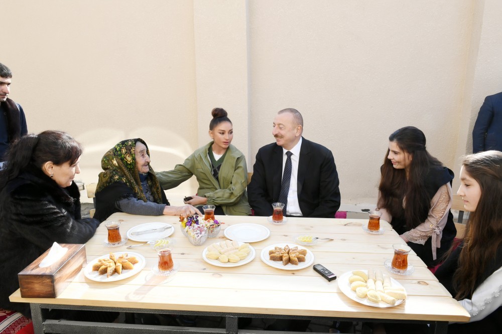 "Qadanı alım, ay İlham" - Saray nənə (FOTO-VİDEO)