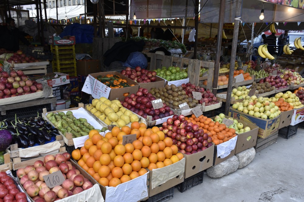 Xanım başçı yarmarkada - FOTOLAR