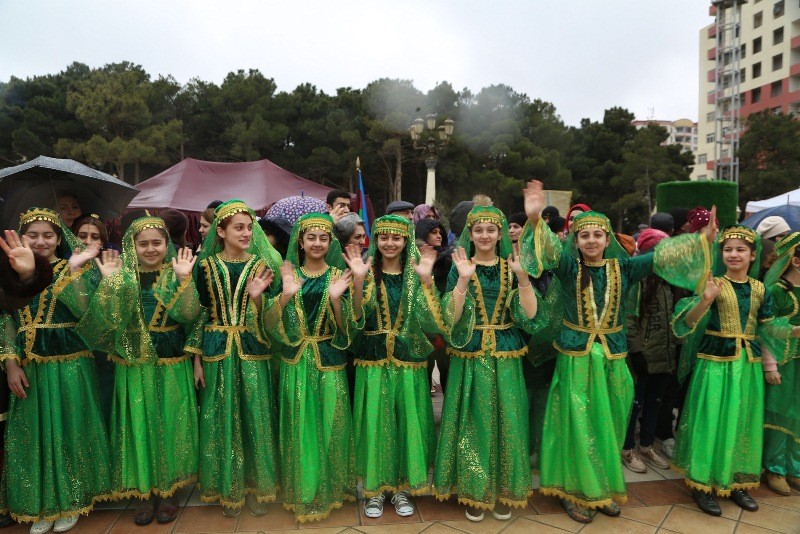 Abşeronda Novruz bayramı böyük izdihamla qeyd olunub - FOTOLAR