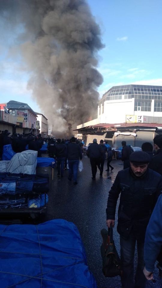 Bakıda “Diqlas” Ticarət Mərkəzində yanğın söndürüldü  - FOTO-VİDEO) (YENİ-7)