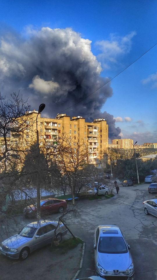 Bakıda “Diqlas” Ticarət Mərkəzində yanğın söndürüldü  - FOTO-VİDEO) (YENİ-7)