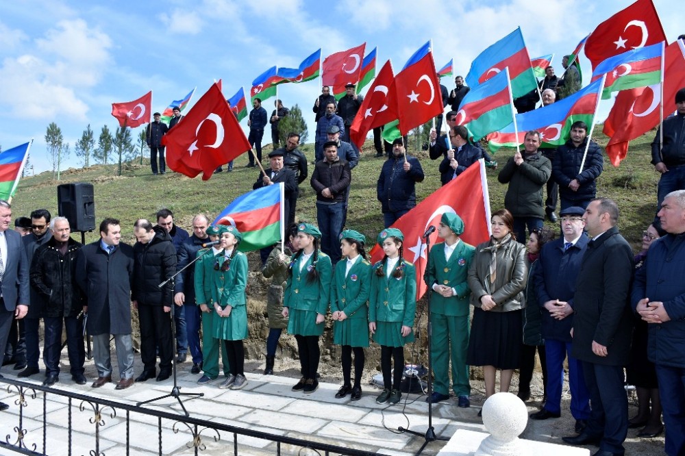 Abşeronda türk əsgərlərinin şərəfinə abidə ucaldılıb - FOTO