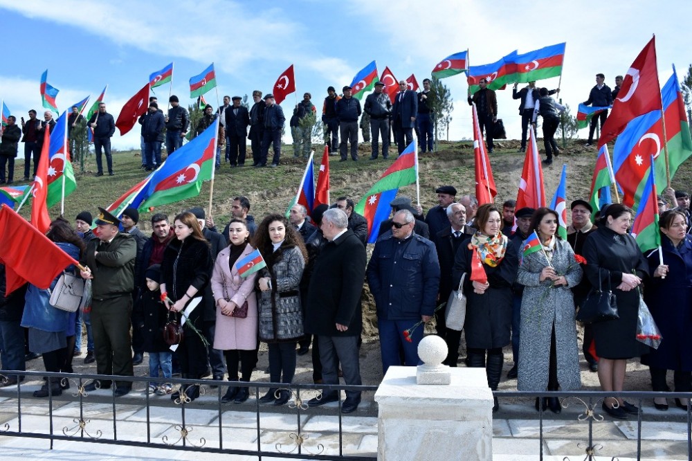 Abşeronda türk əsgərlərinin şərəfinə abidə ucaldılıb - FOTO