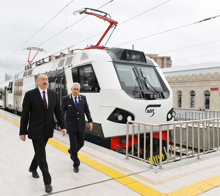 İlham Əliyev Bakı-Tbilisi-Qars qatarı ilə belə tanış oldu - FOTOLAR (YENİ-2)