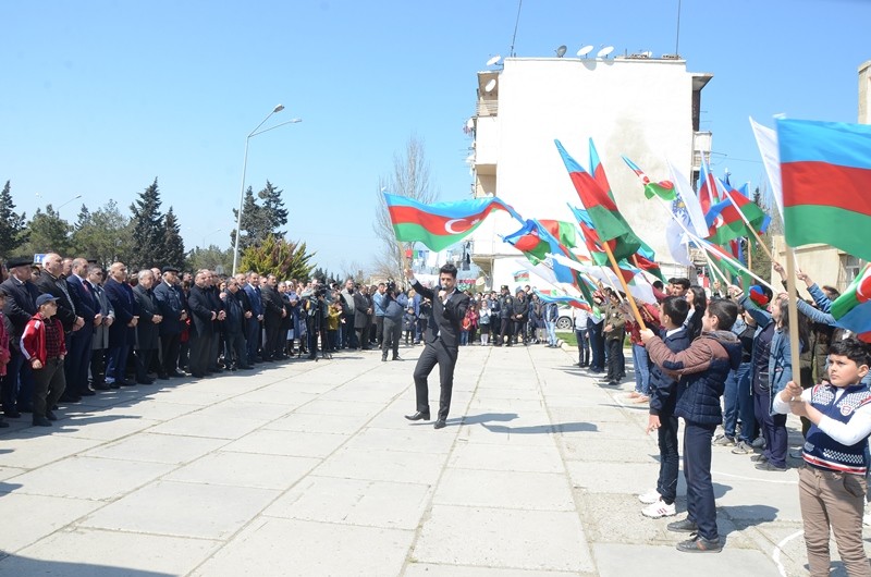 Qubadlılar 10 milyonuncu vətəndaşın dünyaya gəlməsini deyd ediblər - FOTO