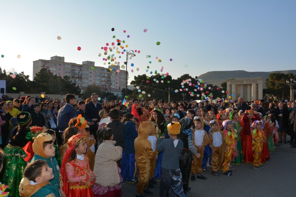 Qaradağda on milyonuncu sakinin şərəfinə atəşfəşanlıq oldu - FOTOLAR