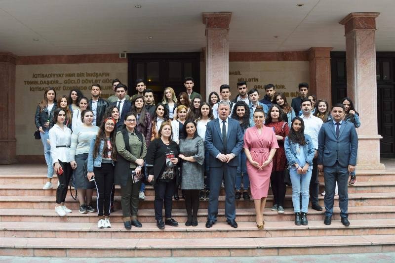 Kooperasiya Universitetində Elxan Elatlı ilə görüş keçirilib - FOTO