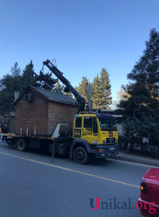 Fərhad Qəribovun “Billur” restoranı sökülür - FOTO