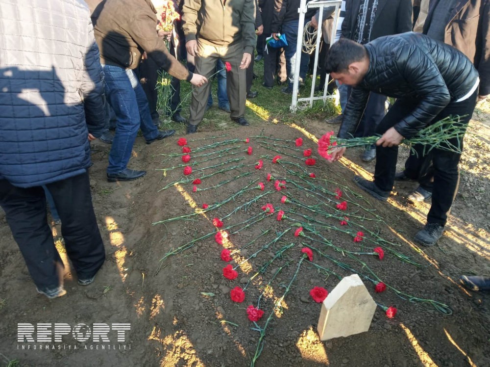 İtkin düşmüş əsgərin 25 ildən sonra məzarı tapıldı - FOTO