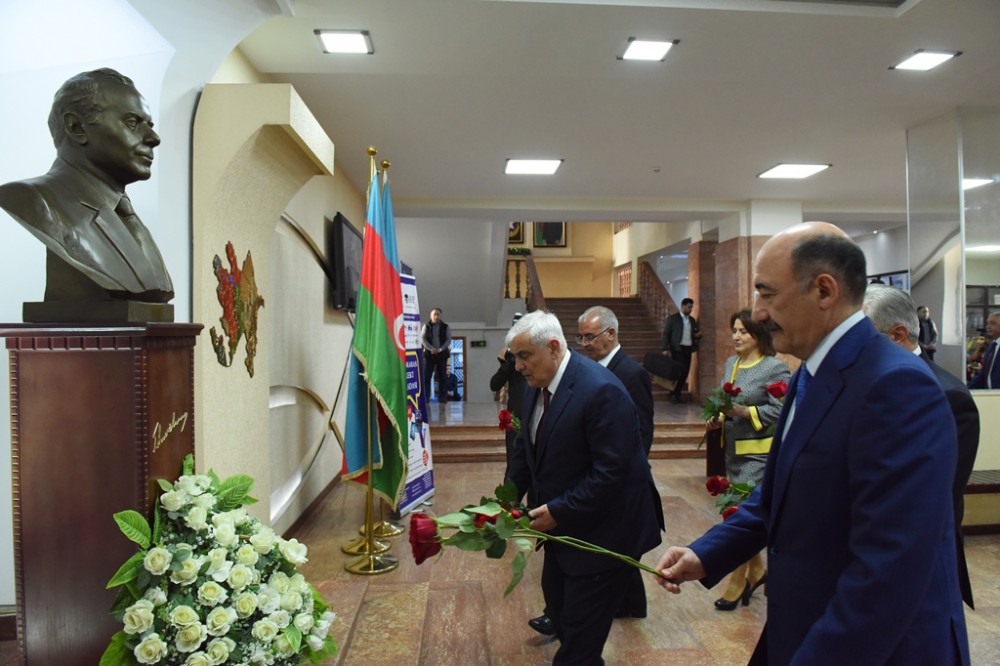 ADU-da Məzunlar Assosiasiyasının təsis konfransı keçirildi - FOTO