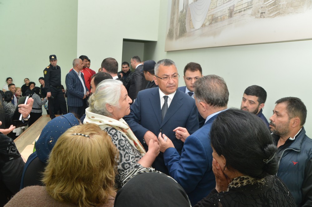 Rövşən Rzayev “Qobu Park”da görüş keçirib- FOTO