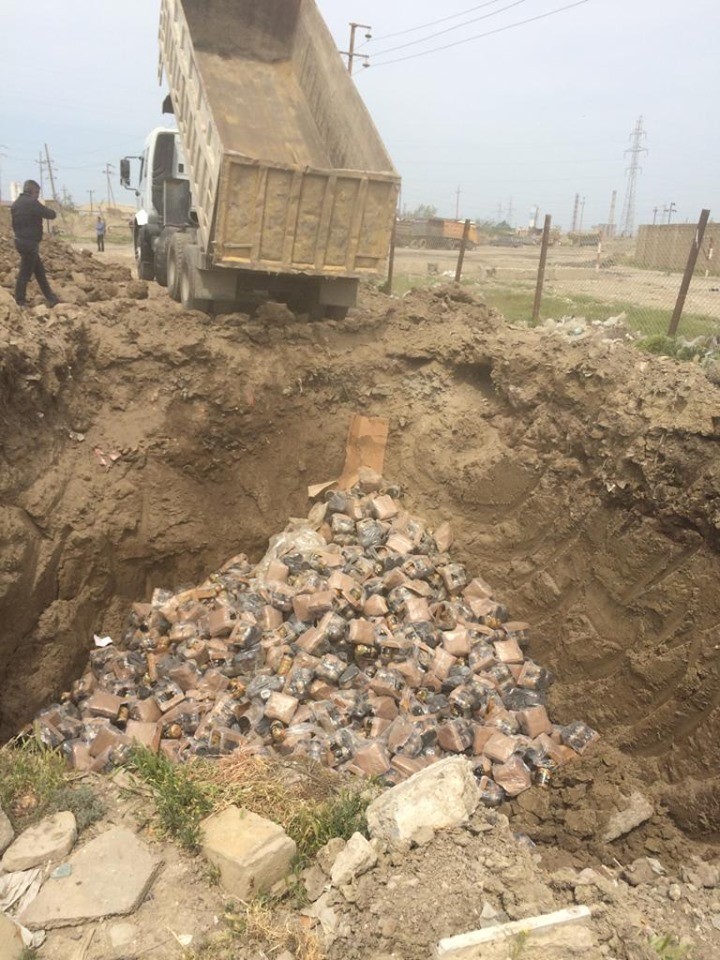 Sumqayıtda 28 tondan çox yararsız qida məhsulu məhv edildi - FOTO