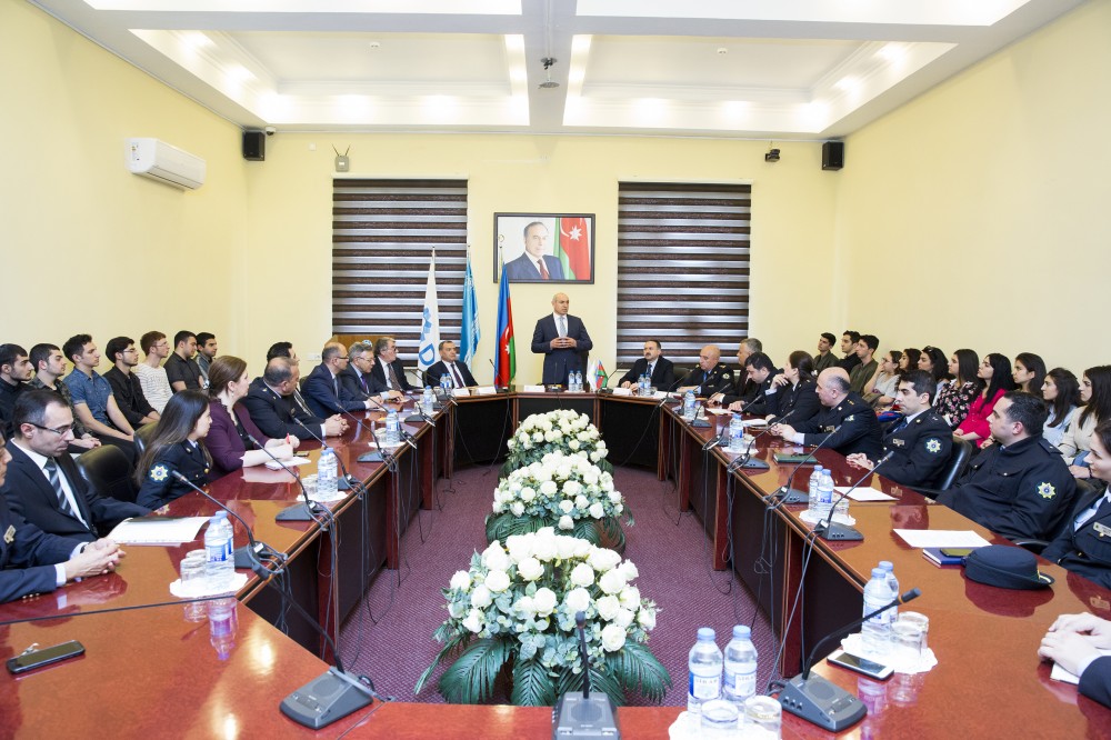 Gömrük Akademiyasında sərgi-konfrans keçirildi - FOTO