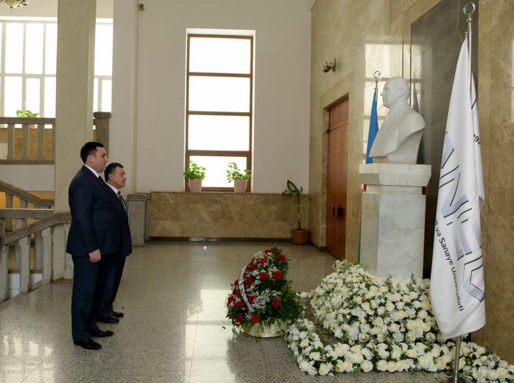 ADNSU-da tədbir keçirildi - Ulu öndərlə bağlı (FOTO)