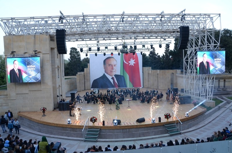 Yaşıl Teatrda təntənəli konsert keçirilib - FOTO